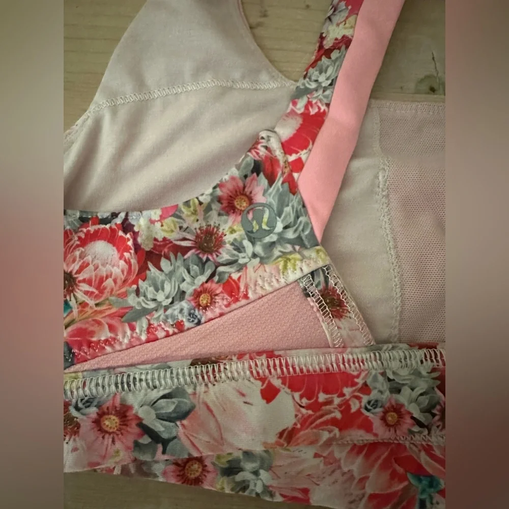 Lululemon Sports Bra with Pockets - Picture 2 of 4